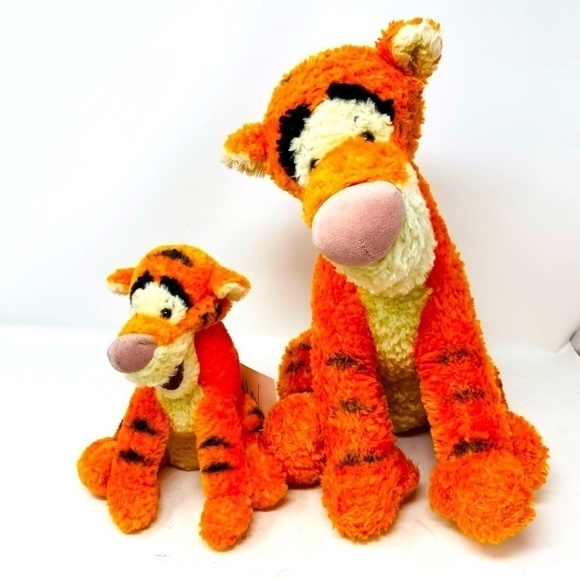 Set Of 2 Walt Disney World Winnie The Pooh Tigger Plushies 15” and 8” - Picture 3 of 11